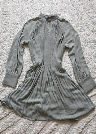 Сукня h&m із плісованим декором. у ніжно сіро-зеленому кольорі (шалфейний)