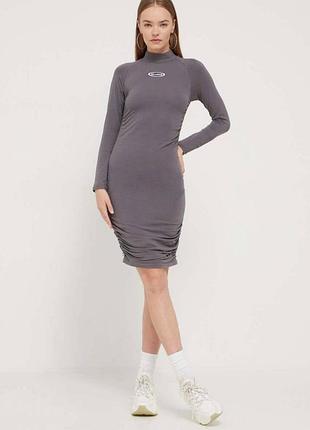 Трикотажне плаття з нижніми драпіровками та стійкою горловини ellesse