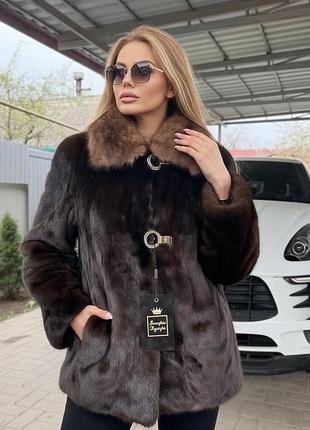 Шикарна норкова шуба ,  з воротом із хутра соболя  ,  італія, білосніжні відкриті шкури