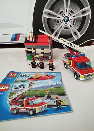 Конструктор lego city "тушкування пожежі" 60003, випущений 2013 року.