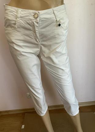 Белые хлопковые брюки - капри от max mara/ xs/