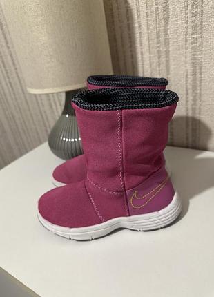 Черевики на дівчінку nike