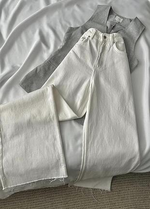 Джинси фасону wide leg