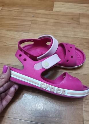 Крокси для дівчинки crocs з 11. босоніжки на липучках.