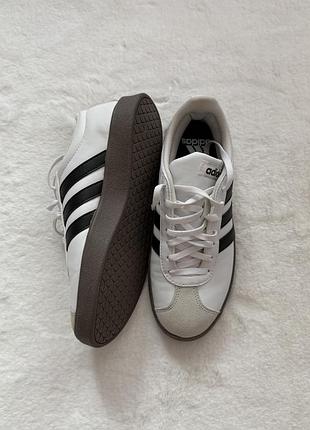 Adidas vl court base