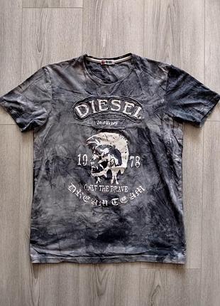 Футболка diesel с принтом размер м, состояние идиальное.