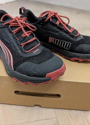 Спортивные кроссовки бренда puma, черно-красного цвета, размер 39.