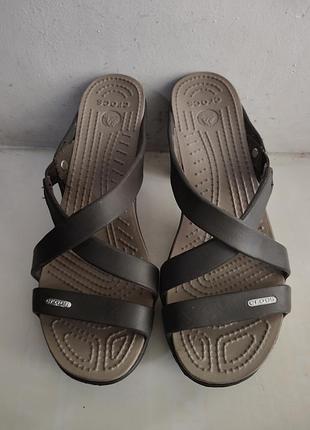 Крокси шльопанки жіночі фірми crocs, виробник сша, розмір 38.