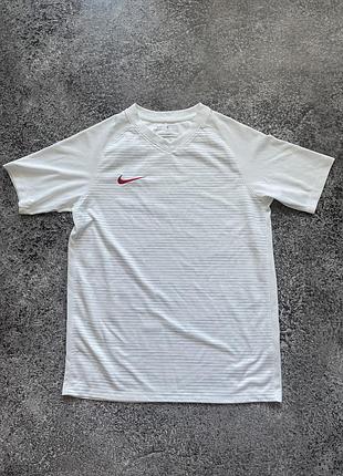 Спортивна футболка nike