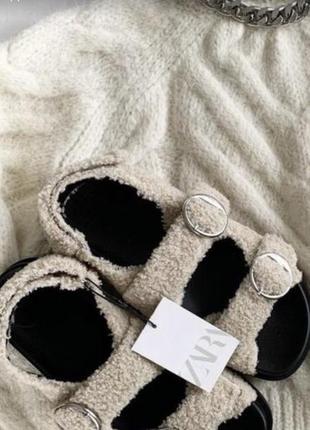 Сандалии zara