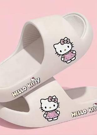 Літні шльопанці на дівчинку з hello kitty
розмір 36-37