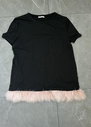 Футболка zara трендова футболка з пірʼям zara