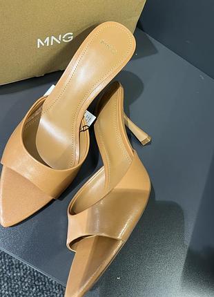 Мюлі босоніжки на підборах mango