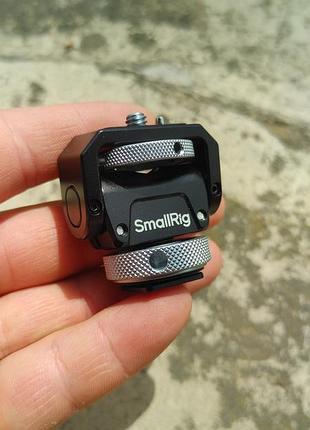 Шарнирное крепление smallrig monitor mount with cold shoe (basic) 3809b