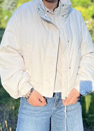 Куртка жіноча, демісезонна, коротка, без капюшона, розміри s, m, l, xl молочна