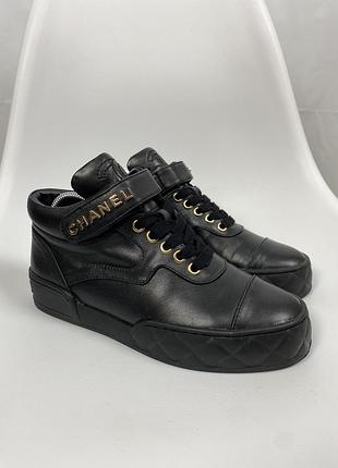 Кожаные кроссовки chanel