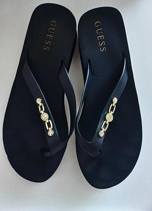 Женские вьетнамки  guess  на платформе