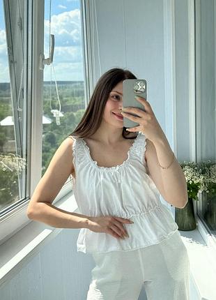 Білий вкорочений бавовняний топ з бантиком 1+1=3
