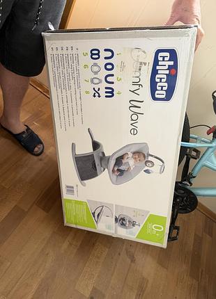 Дитячий заколисуючий центр chicco