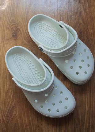 Кремовые унисекс летние босоножки сандалии аквашузы сабо кроксы crocs classic clog
