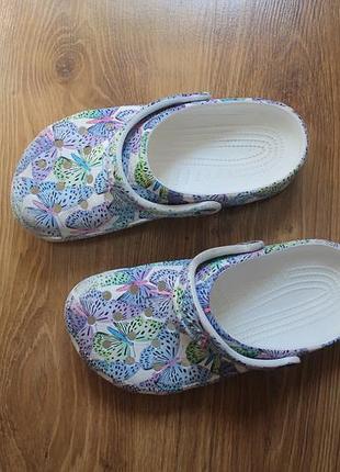 Унисекс летние босоножки сандалии аквашузы сабо кроксы crocs classic butterfly clog