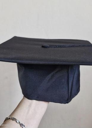 Квадратная шапка магистра выпускника академика