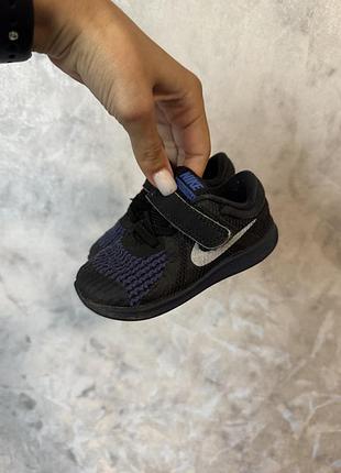 Легкі кросівки nike кросівки на хлопчика 13,5см