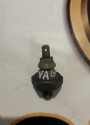 Датчик тиску мастила vw audi 068919081a