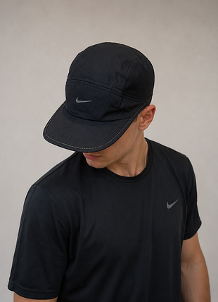 Кепка от бренда nike