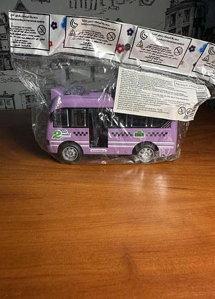Детский игрушечный автобус 2
