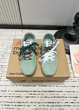 Miu miu × new balance 530