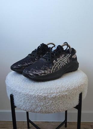 Оригінальні кросівки asics