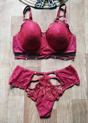 Роскошный кружевной комплект нижнего белья intimissimi