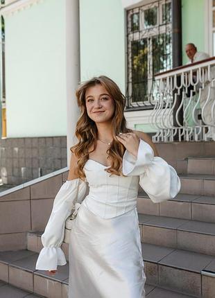 Атласна спідниця — дуже ніжна та стильна річ ✨