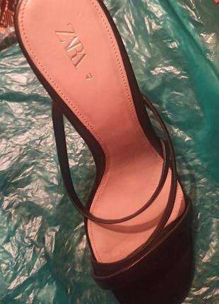 Босоножкие zara