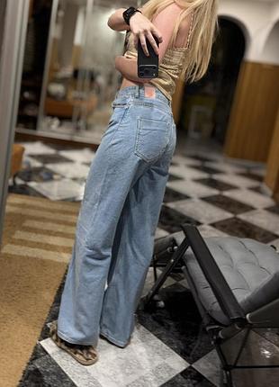 Широкі прямі блакитні джинси zara