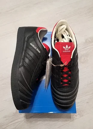 Оригинальный...кроссовки adidas gazelle team новые оригинал