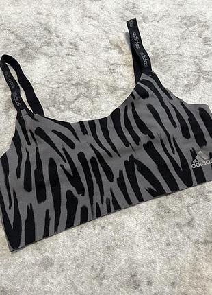 Топ спорт adidas