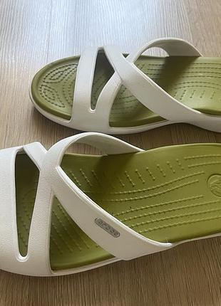 Шльопанці crocs