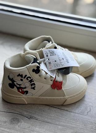 Нові високі кросівки zara x disney (mickey mouse) — розмір 24