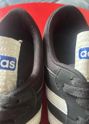 Кросівки adidas 8