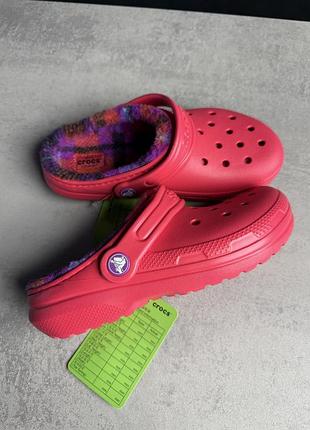 Дитячі червоні утеплені crocs classic lined bold check clog