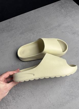 Шльопанці слайди в стилі adidas yeezy slide