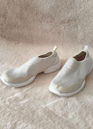 Слипоны skechers 37 р., стелька 24 см, светло-серые, отличное состояние.