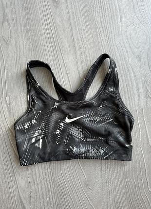 Топ жіночий nike