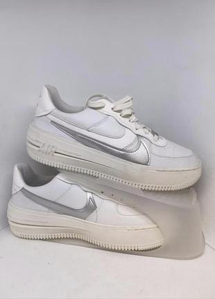 Кросівки чоловічі nike air force 1 plt.af.orm (dj9946-101) білі шкіряні на платформі 
нові,оригінал