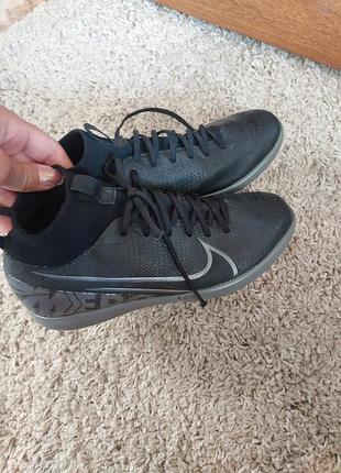 Продам бутси в отличному стані  nike