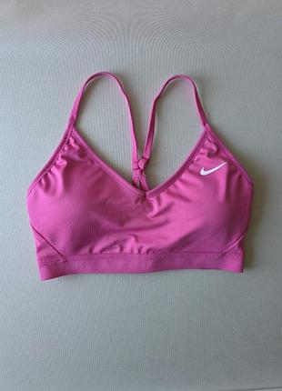 Спортивный топ з чашками nike indy bra