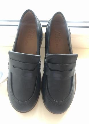 Туфли zara ( оригінал)для хлопчика, зручні, легкі, нові