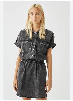 Платье-рубашка мини pull and bear, графитовый цвет с эффектом варки